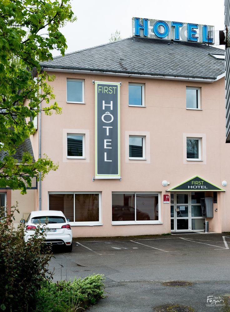 Hotel First Rodez Esterno foto